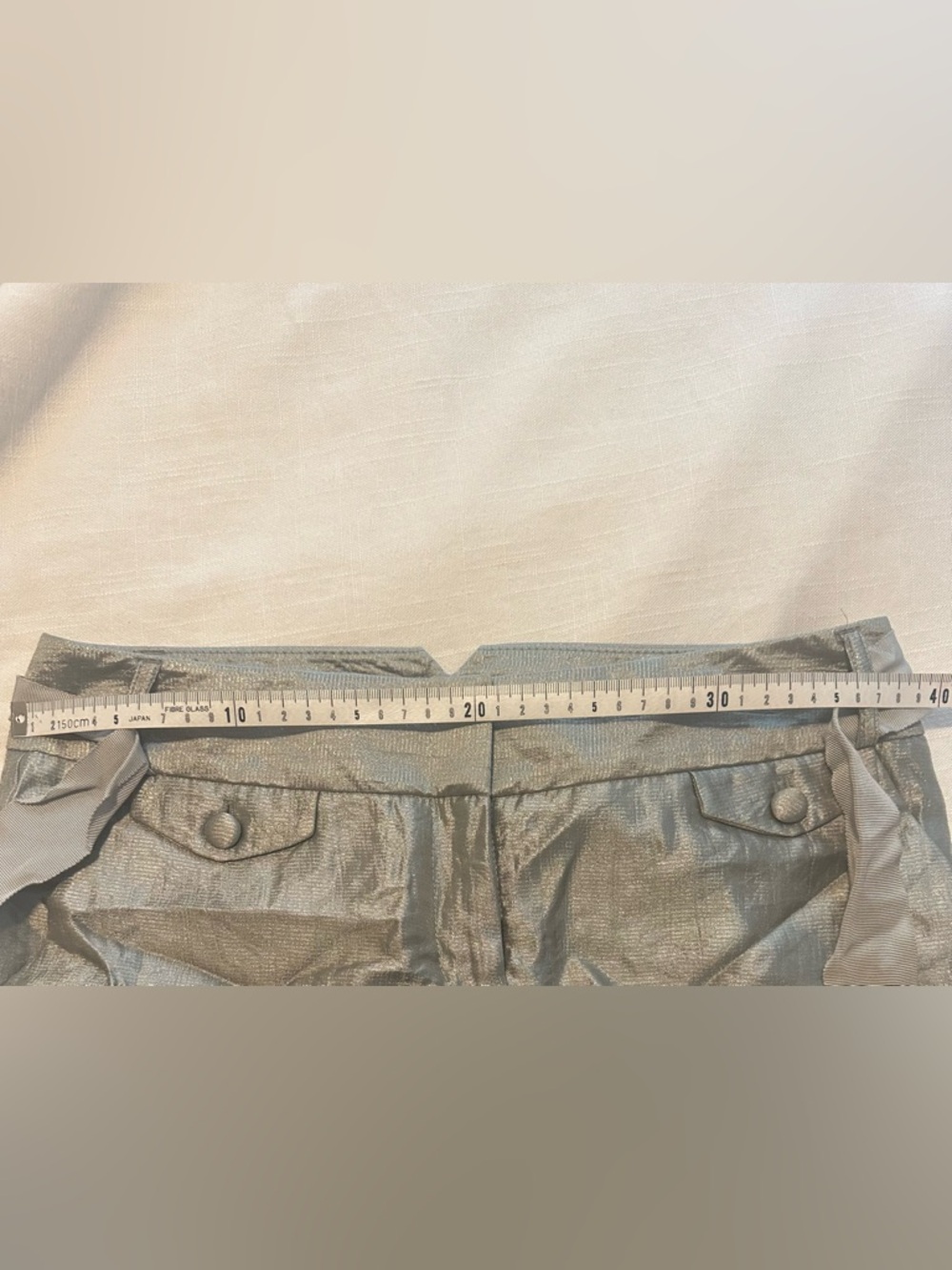 Express metallic shorts in size 0 - Picture 4 of 4